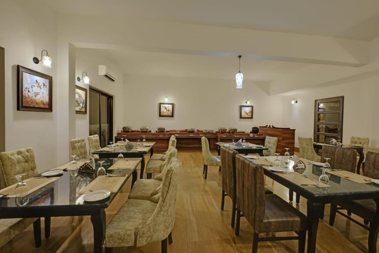 The Hunting Lodge Resort Udaipur - Villas & Pool Dabok Buitenkant foto